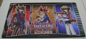 Tapete Win-A-Mat 2011 "Yugi, Jaden & Yusei"